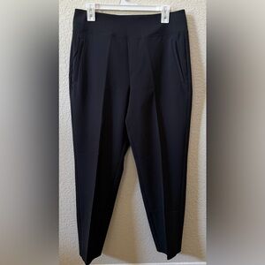 Athleta Size 10 Endless Pant Pull on Tapered Leg Pleat Stretch in Black •2023